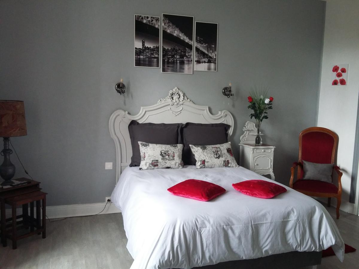 Logis Des Bessons Bed & Breakfast Migron ภายนอก รูปภาพ
